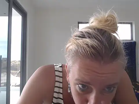 Snapshot of Wendysexyx chatting on October 20, 4:10 pm Wendysexyx online show from October 20, 4:10 pm