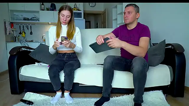 Snapshot of littlesweettifany chatting on October 6, 11:16 am littlesweettifany online show from October 6, 11:16 am