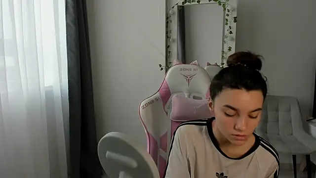 MashkaRay online show from December 2, 9:11 am