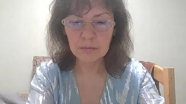 HollyJewel online show from March 18, 5:29 pm