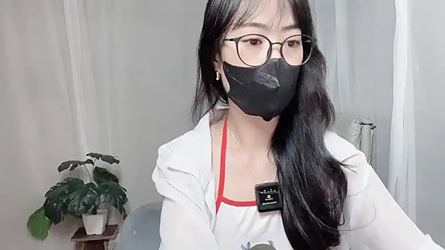 Snapshot of _minji_bae chatting on October 4, 4:33 pm minji bae online show from October 4, 4:33 pm