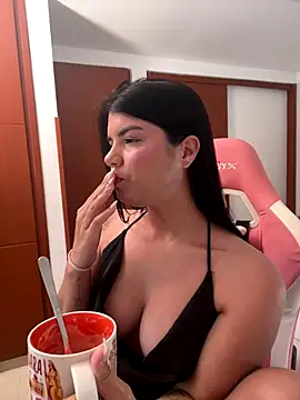 emma lopes online show from December 13, 11:21 pm