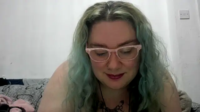 Bustycurves online show from April 16, 1:06 am