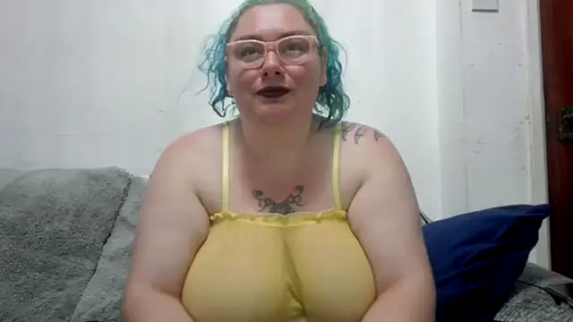 Bustycurves online show from July 17, 9:40 pm