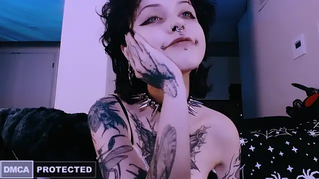 NaughtyLittleFox online show from March 15, 5:09 am