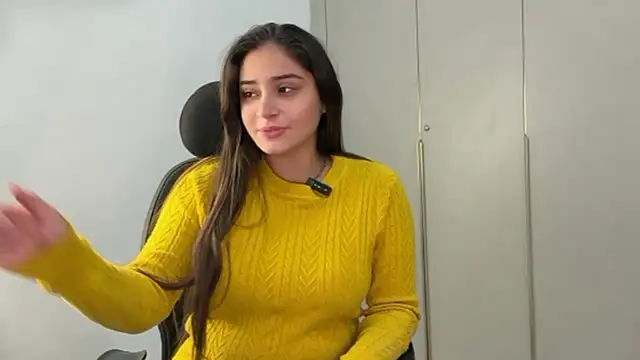 demieliss online show from December 22, 5:38 pm