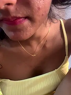 Snapshot of Goddess_sneha chatting on September 13, 5:43 pm Goddess sneha online show from September 13, 5:43 pm