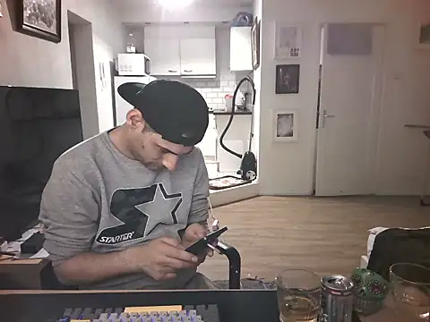 mihaimichael online show from July 3, 8:59 pm