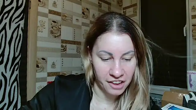 TherestlessKitty online show from April 13, 10:32 pm