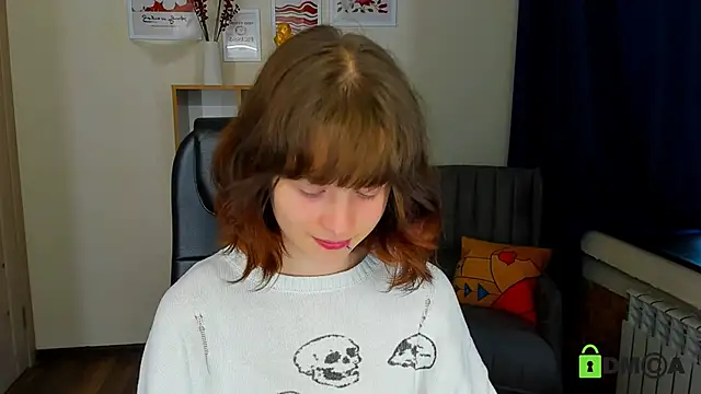 Snapshot of Alina_Mills chatting on October 14, 8:50 am Alina Mills online show from October 14, 8:50 am