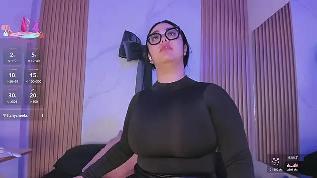 juicy led  online show from January 9, 11:25 am