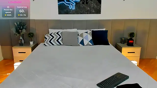 MiaBecky online show from March 21, 7:35 am