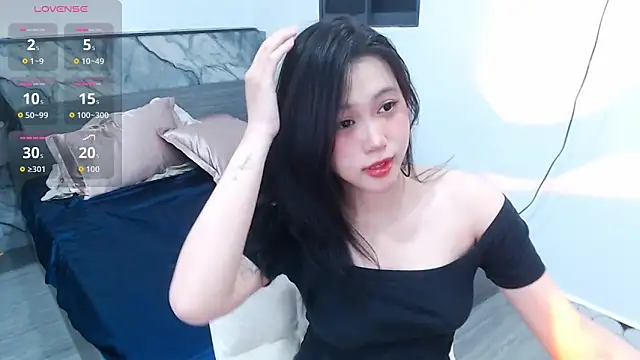 Lin SiYee online show from November 19, 1:11 pm