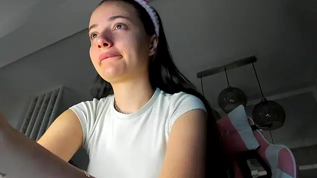 IreneVON online show from October 7, 5:01 am