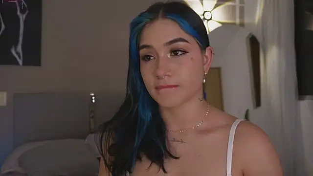 AnnyHizzle online show from December 19, 3:10 am