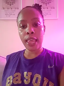 R-thequeen online show from May 16, 12:24 am