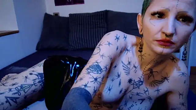 ValeryCrowley14 online show from February 2, 10:03 am