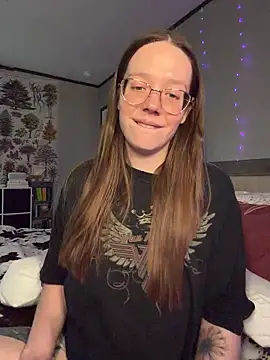 Sweetdee222x online show from February 13, 11:28 pm