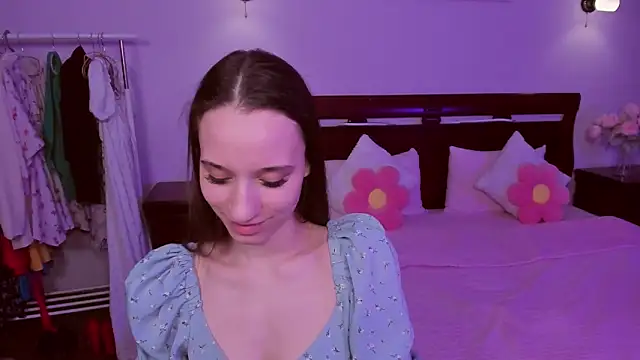 StaceySunny online show from February 11, 5:47 pm