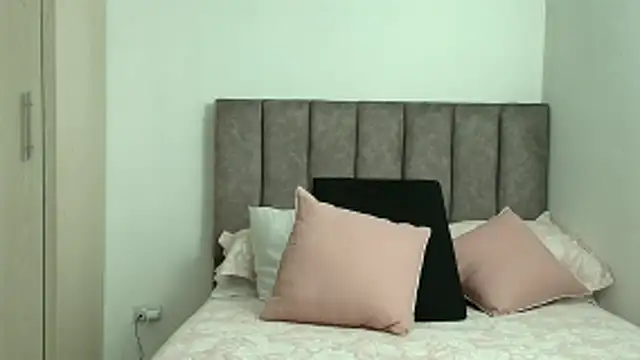 karina lewis  online show from February 10, 3:53 am