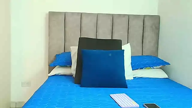 karina lewis  online show from October 2, 4:39 am