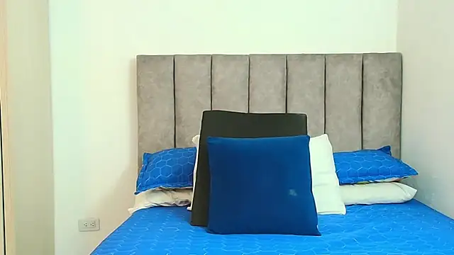 karina lewis  online show from October 8, 4:39 am