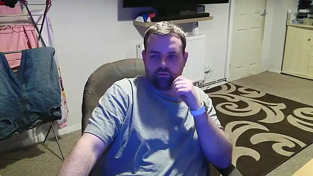 chubby british blonde uk online show from February 19, 9:46 pm