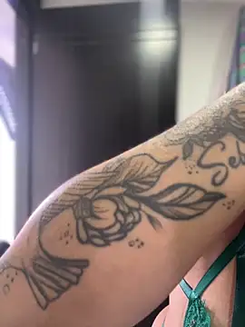 Devilsweet17 online show from March 17, 8:02 pm