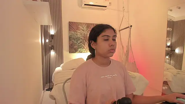 emma alice  online show from November 21, 12:40 pm