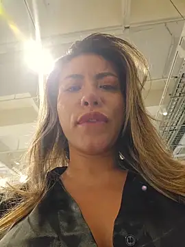 Karen San Miguel online show from December 3, 11:40 pm