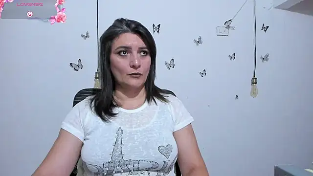 Amie Adams82  online show from June 23, 1:31 pm