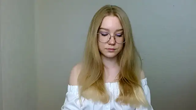 cindi hot online show from April 13, 11:11 am