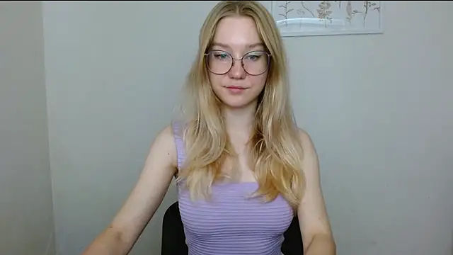 Snapshot of cindi_hot chatting on September 18, 9:41 am cindi hot online show from September 18, 9:41 am