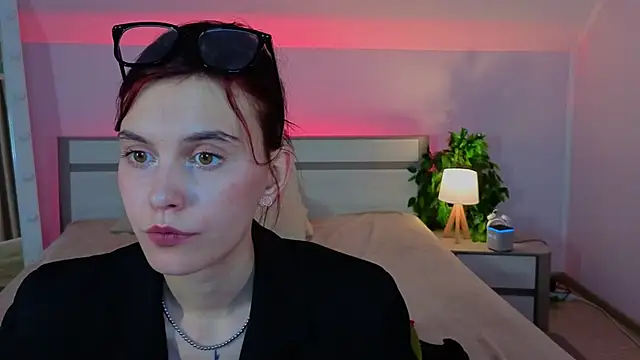 SusieMorris online show from November 10, 9:48 am