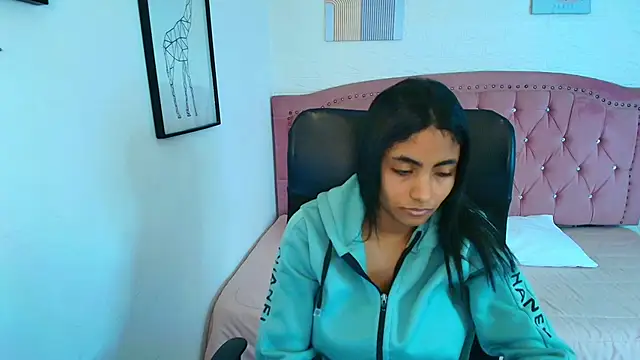 shaneelle online show from December 15, 3:12 am