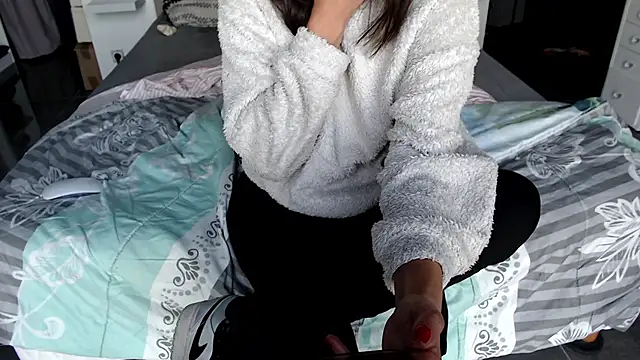 lynagreen01 online show from October 13, 9:23 am