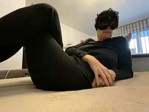 Marilou1983 online show from March 31, 6:57 am