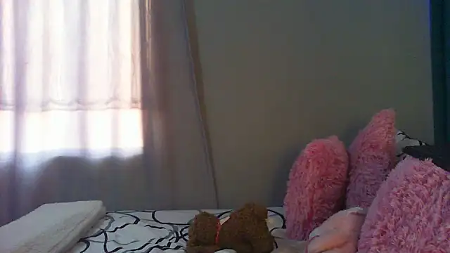 Snapshot of Sexylisa670 chatting on September 14, 4:43 am Sexylisa670 online show from September 14, 4:43 am