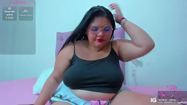 Snapshot of april_lopez6 chatting on October 23, 3:45 am april lopez6 online show from October 23, 3:45 am
