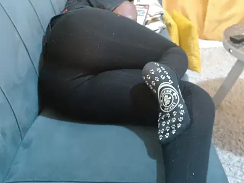 leslysexygirl online show from April 13, 8:04 am