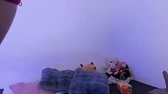 crystalvazquez online show from October 27, 1:06 pm