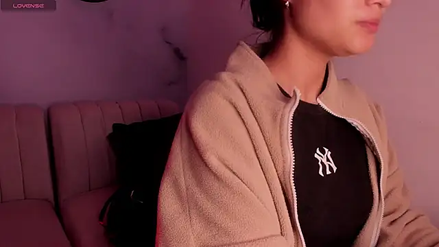 lara madisson online show from January 16, 4:08 am