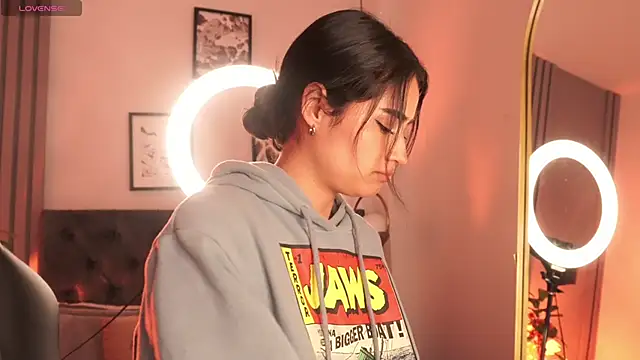 lara madisson online show from November 15, 7:09 am