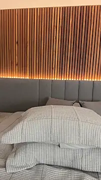 EmiilyAdams  online show from March 26, 11:50 pm