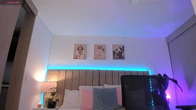 Snapshot of Victoria_romanox chatting on October 3, 6:35 pm Victoria romanox online show from October 3, 6:35 pm