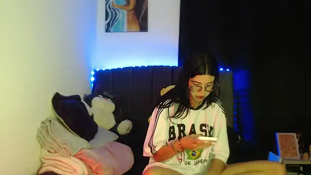 ily bea online show from March 26, 11:50 pm