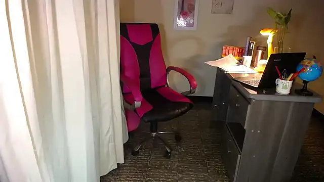 danielle rose 1 online show from April 14, 2:17 pm