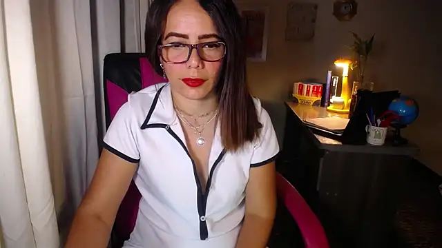 danielle rose 1 online show from March 27, 5:02 pm