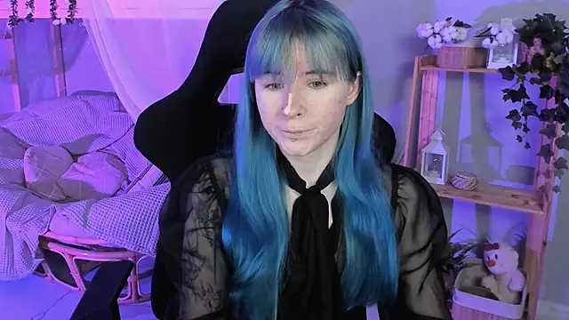 Snapshot of LexiWenford chatting on October 1, 3:33 am LexiWenford online show from October 1, 3:33 am