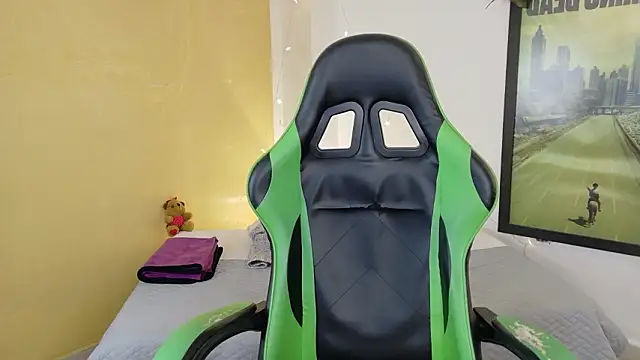 kittyzenn online show from March 25, 11:18 pm